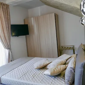 Phoenix Garda Hills Apartment